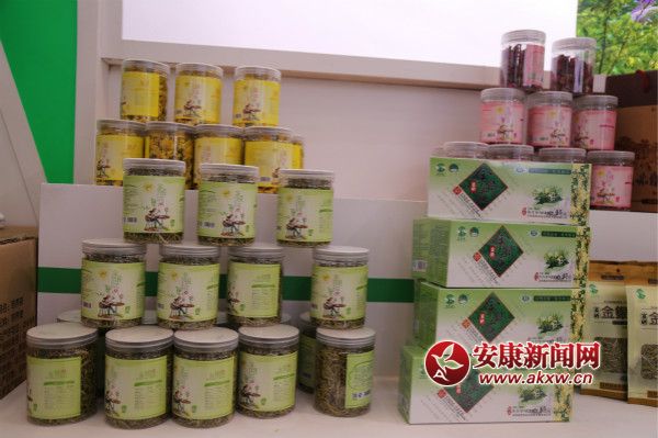 hꎸʳƷ“”ɞ鱊οُ͓“c(din)”        z_meitu_17.jpg